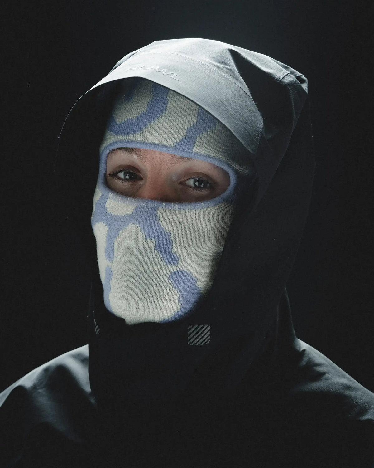 Balaclava Arcade Facemask - White/Blue par HOWL – vue 2