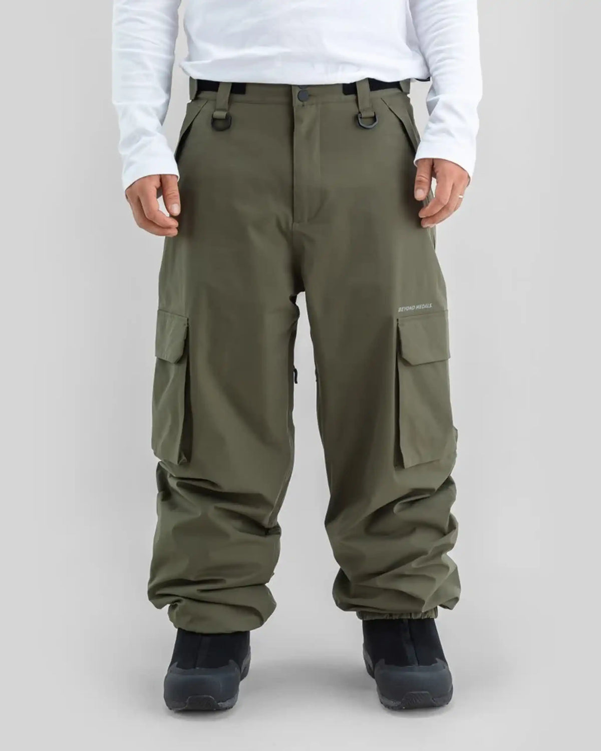 Pantalon de neige Pantalon Neige Cargo 2L Ripstop - Dark Green par BEYOND MEDALS – vue 3