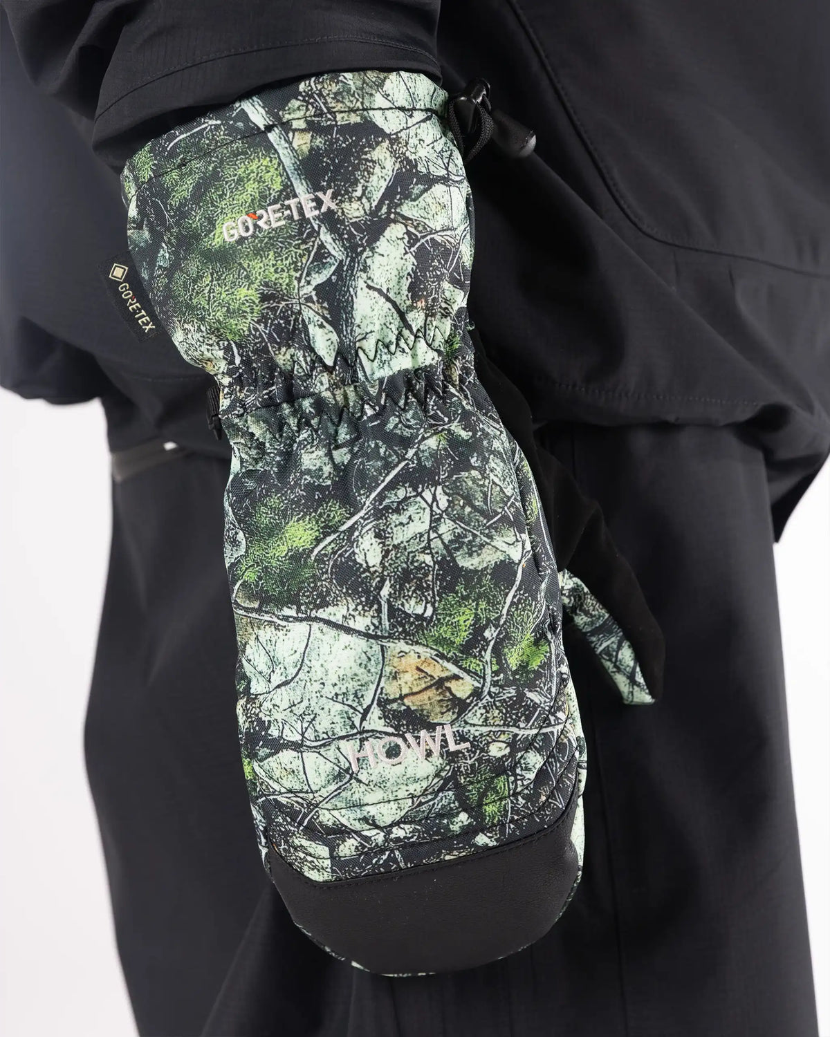 HOWL Team Gore-Tex Mitt - Real Tree Gloves and Mitts – view 2