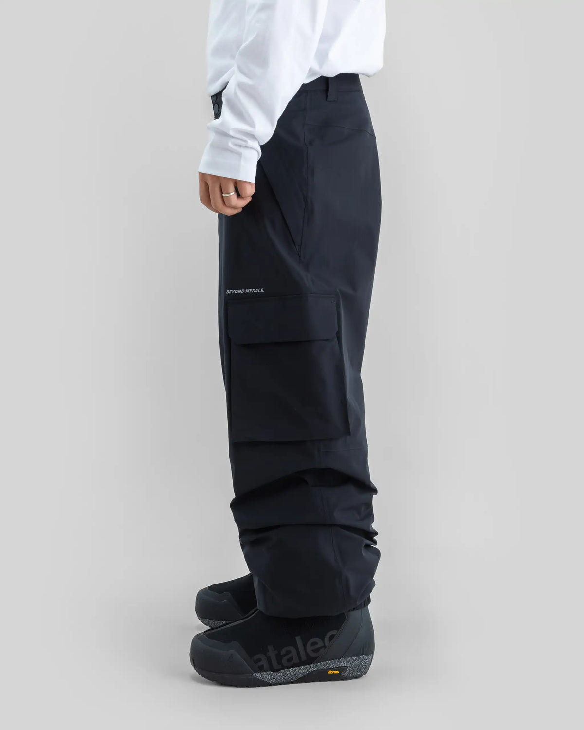 BEYOND MEDALS Cargo 2L Ripstop Snow Pants - Black – view 4