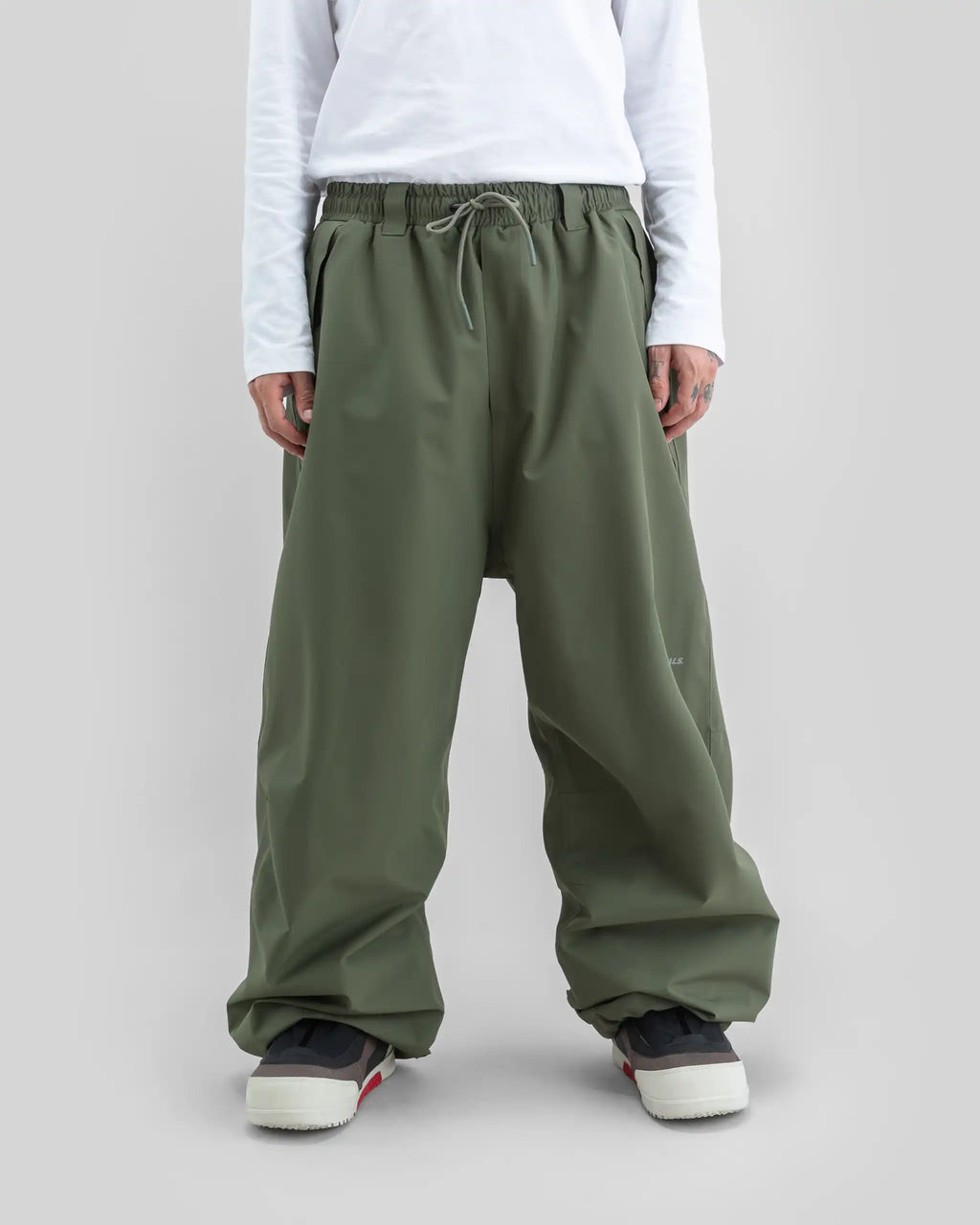 BEYOND MEDALS Park 2L Snow Pants - Dark Green – view 2