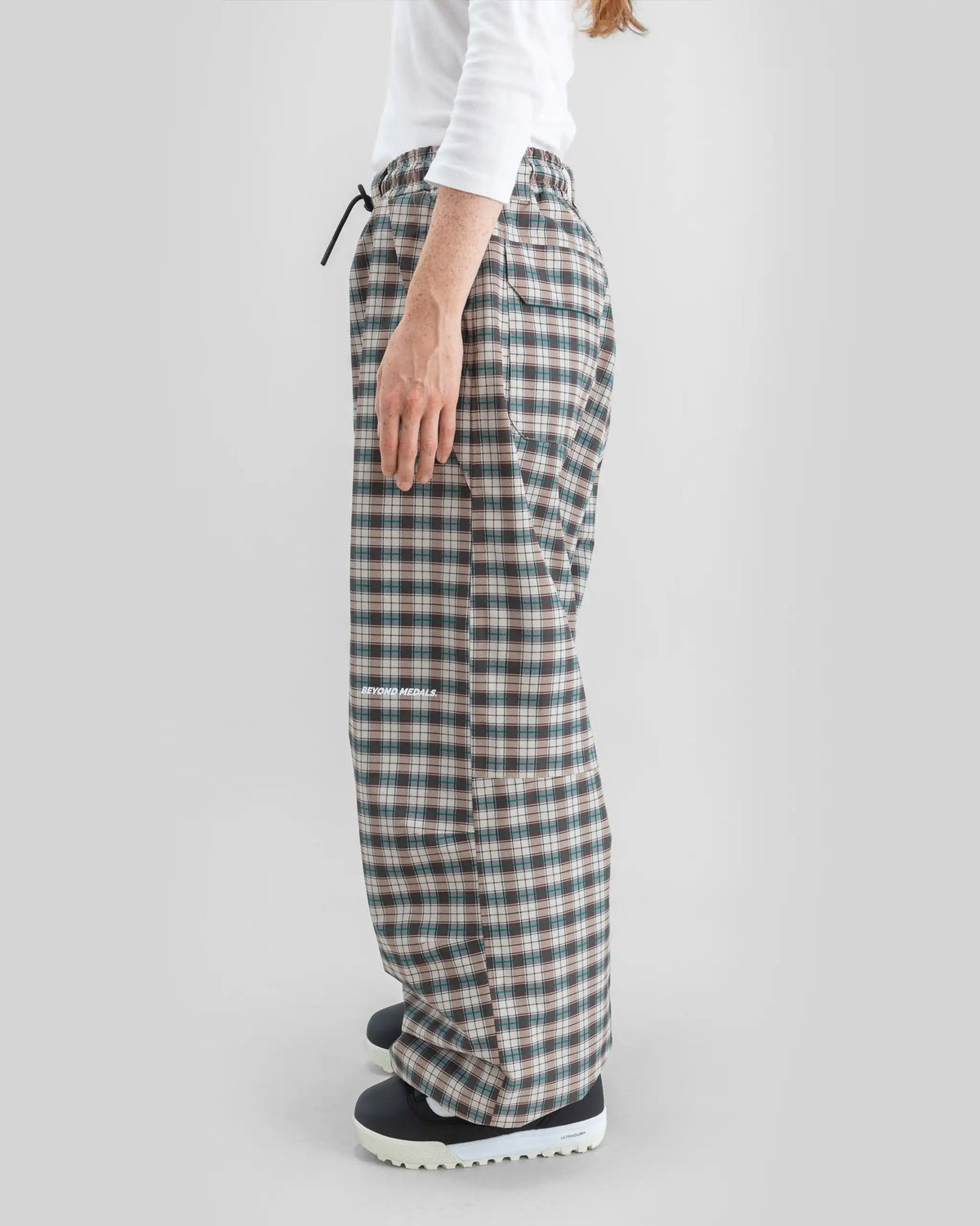 BEYOND MEDALS Park Print 2L Snow Pants - Light Beige – view 4