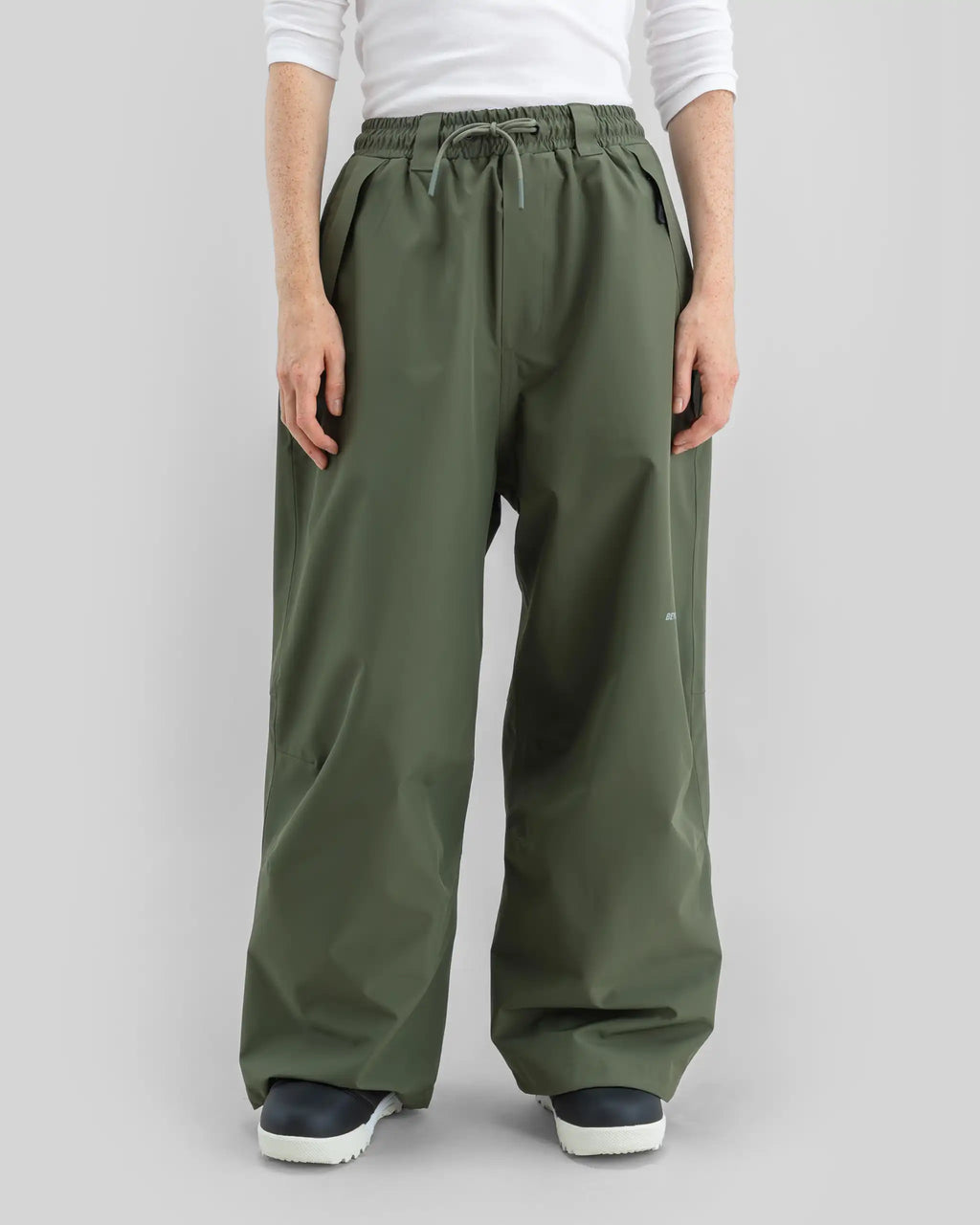BEYOND MEDALS Park 2L Snow Pants - Dark Green – view 3
