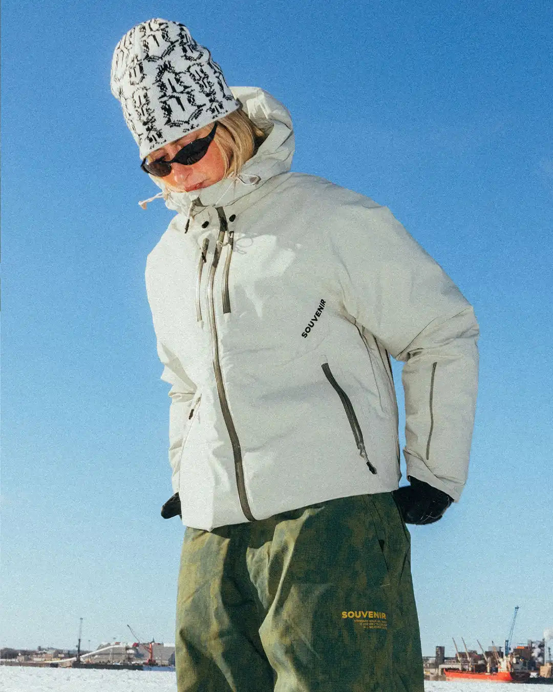 SOUVENIR Snowboard Parka Winter Jacket - Black – view 6