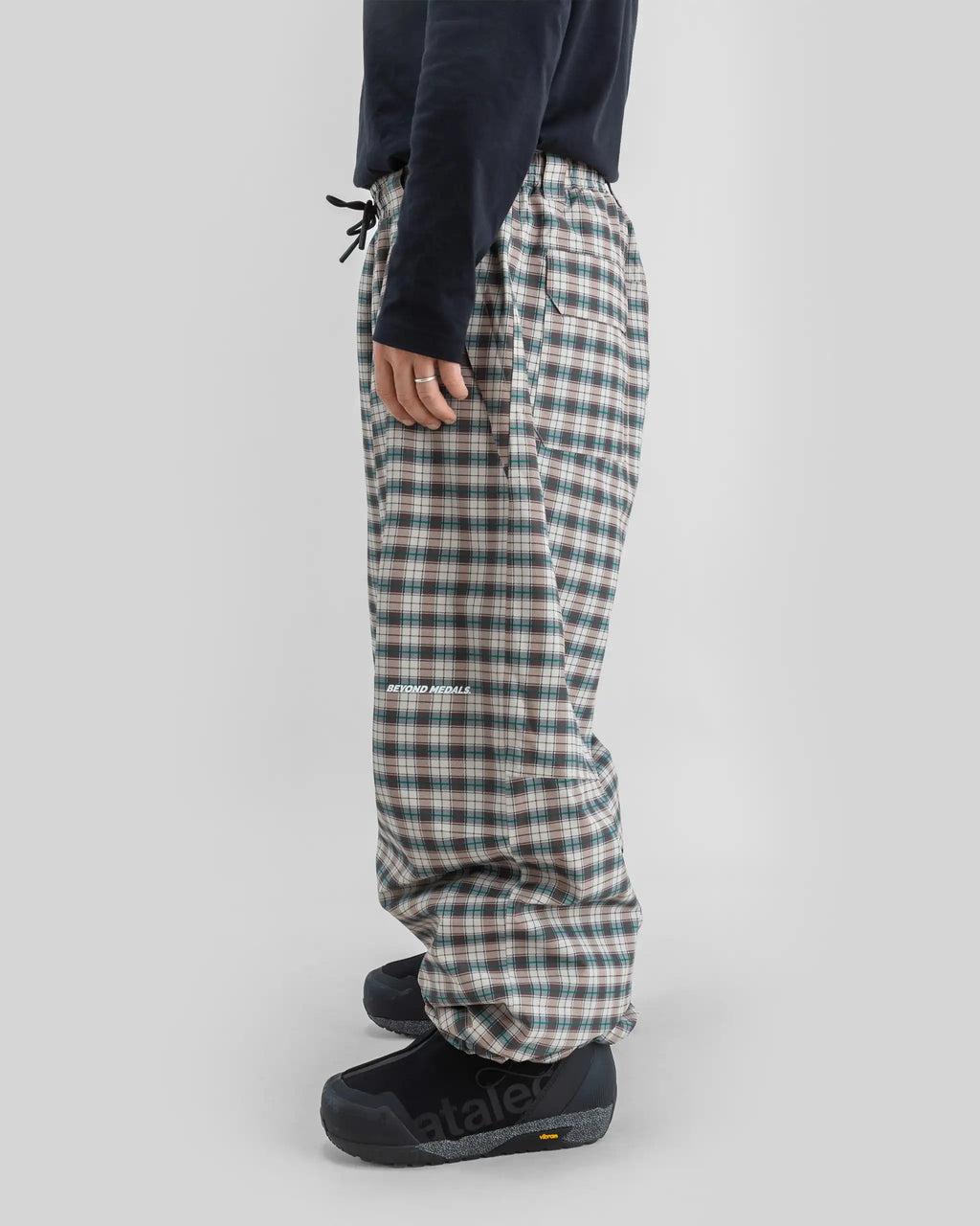 BEYOND MEDALS Park Print 2L Snow Pants - Light Beige – view 5