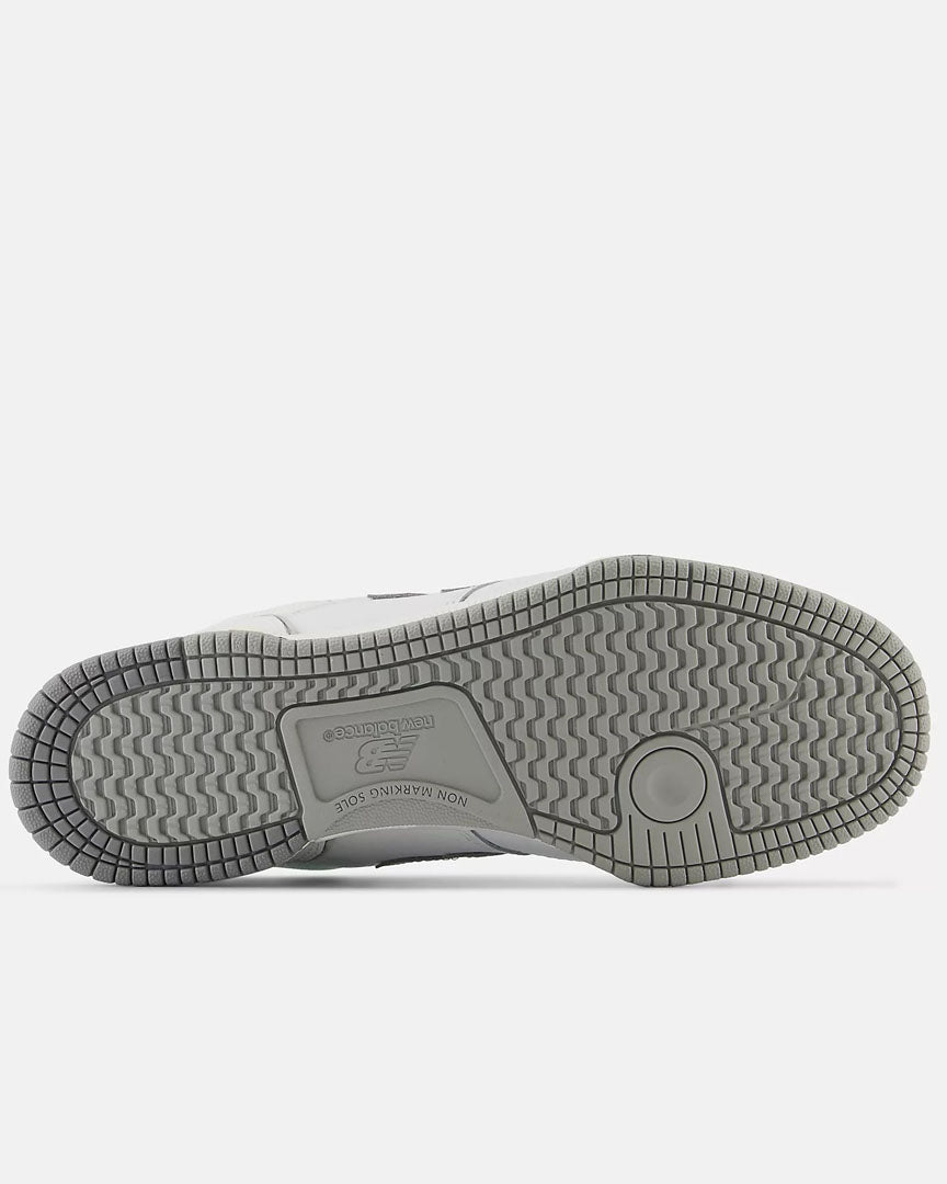 Numeric 600 Tom Knox Shoes - White Grey