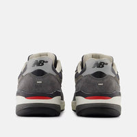 Numeric 933 Reynolds Shoes - Dark Grey/White