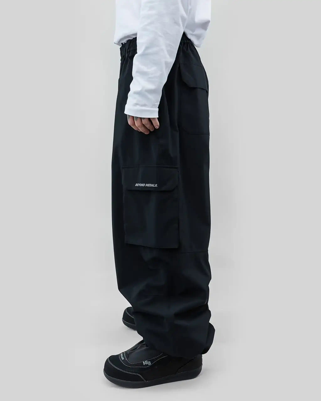 BEYOND MEDALS Park Cargo 2L Snow Pants - Dark Green – view 6
