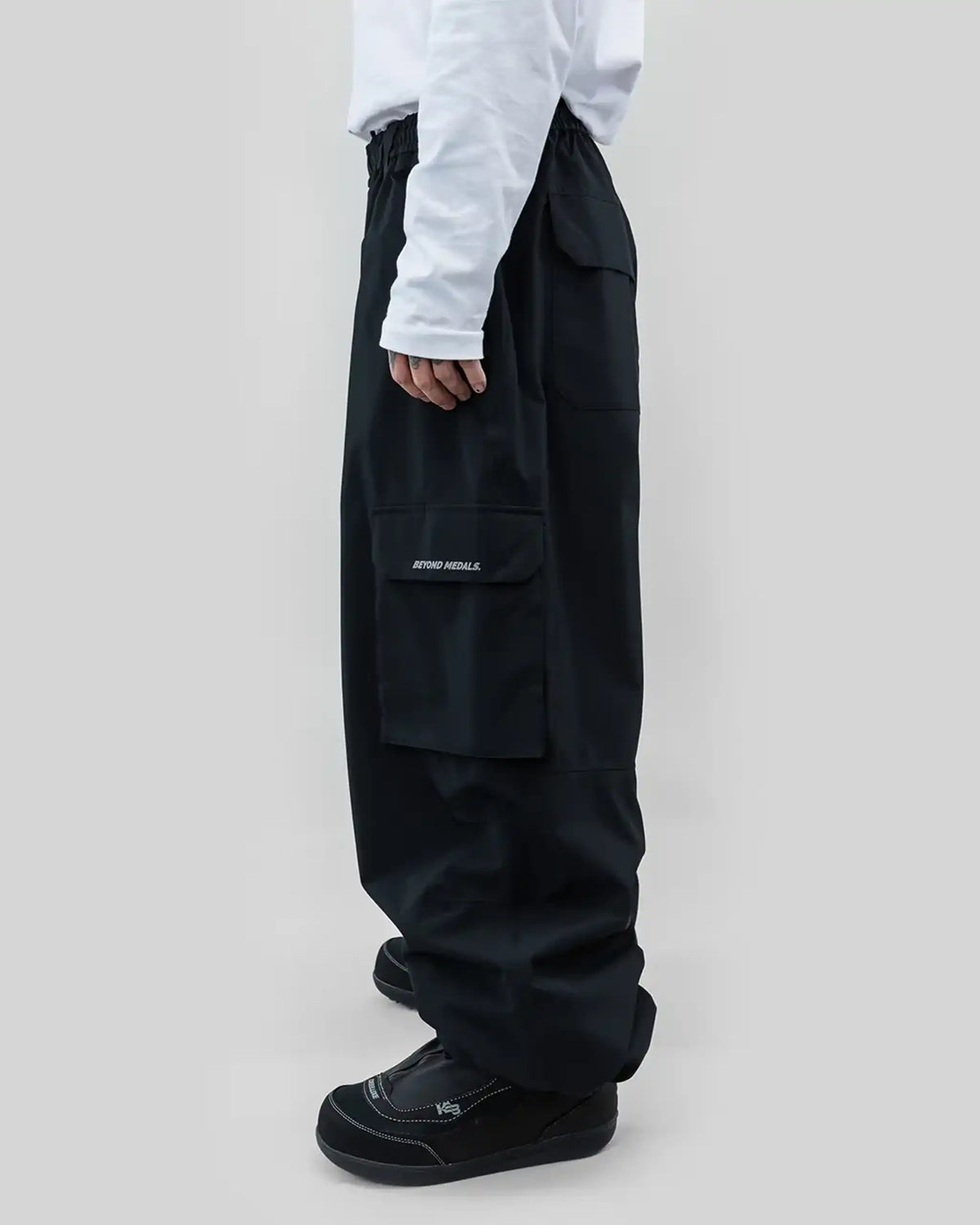 BEYOND MEDALS Park Cargo 2L Snow Pants - Dark Green – view 6