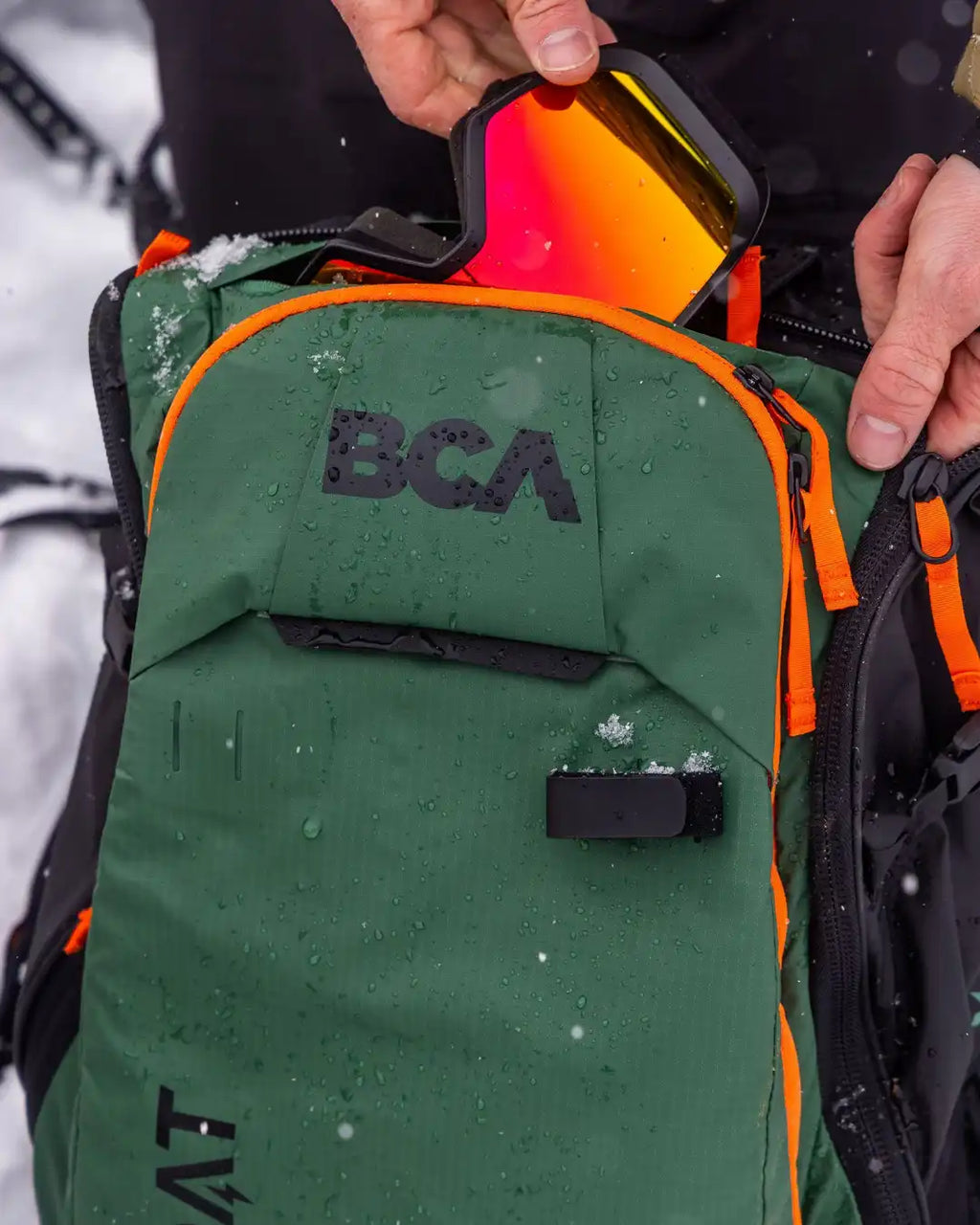 Float E2 35L Backpack - Green