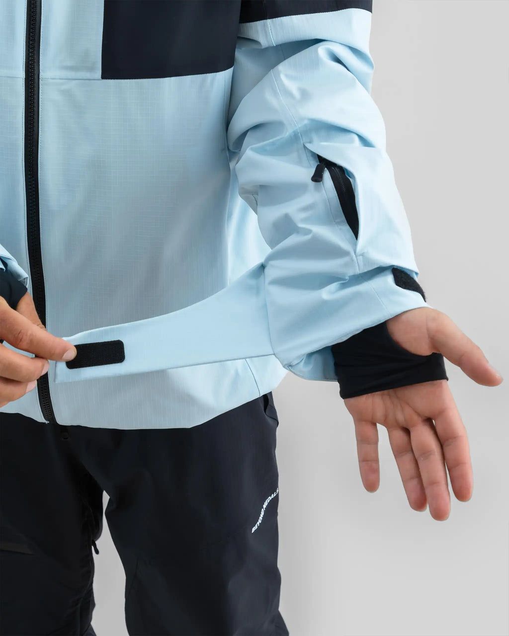 BEYOND MEDALS Fullzip 2L Ripstop Winter Jacket - Light Blue – view 9