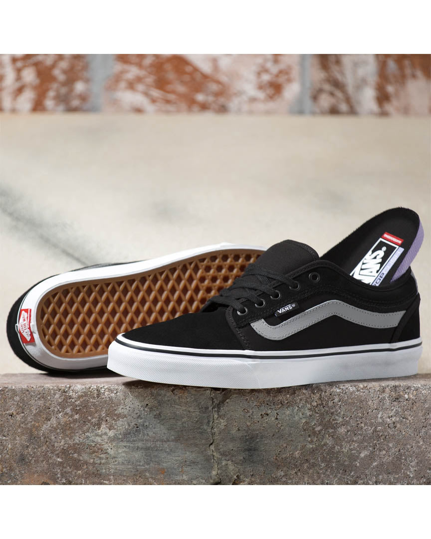 Chukka Low Sidestripe Shoes - Black/Gray/White