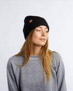Beanie Pearl Fuzzy Knit - Black